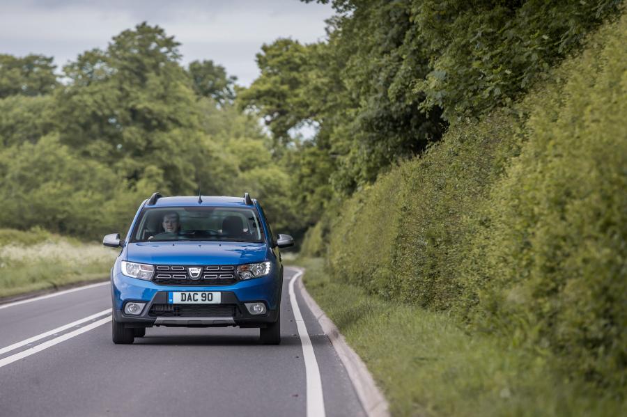  Dacia Logan MCV Stepway 2017 года  (UK) (фото 20 из 40)
